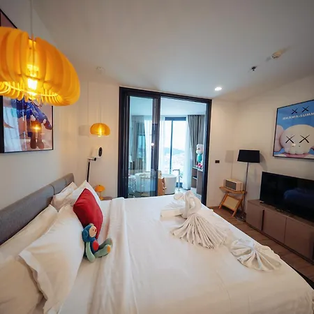 The Edge Sea View Holiday Inn New Pattaya Exterior photo