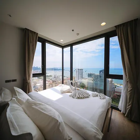 The Edge Sea View Holiday Inn New Pattaya Exterior photo