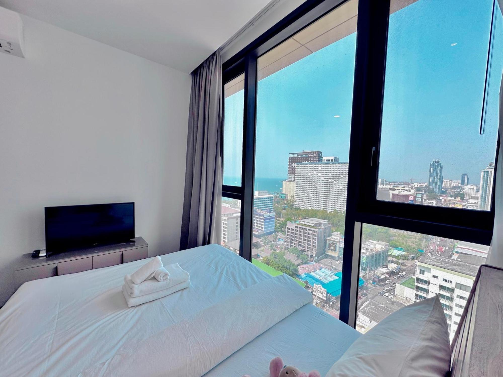 The Edge Sea View New Apartment Pattaya